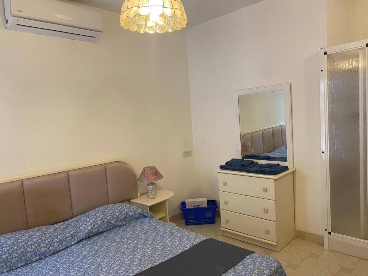 Sea Front Apartment At Mellieha Bay, Malta! Eksteriør billede